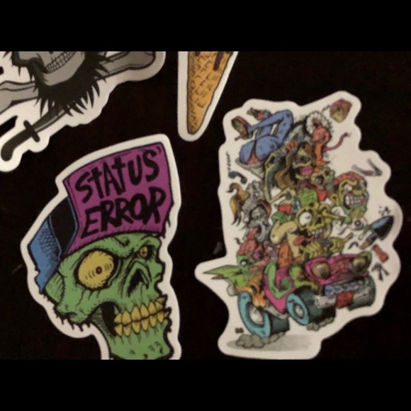 10 vinyl scary stickers - Picture 3 of 7